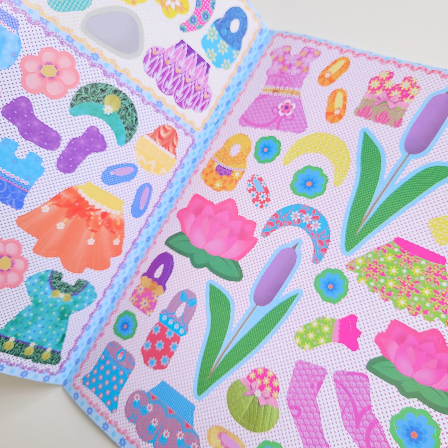 DISEÑA TU MODA CON STICKERS